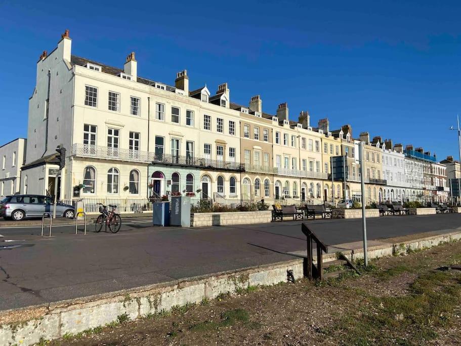 The Bolthole - Only Footsteps From The Beach. Weymouth Buitenkant foto